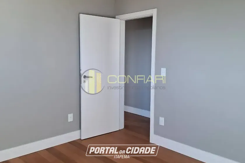 Apartamento &agrave; venda - 124m&sup2; - MEIA PRAIA