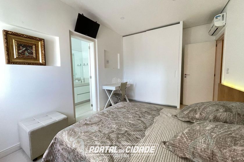 Apartamento &agrave; venda - 193m&sup2; - Meia Praia