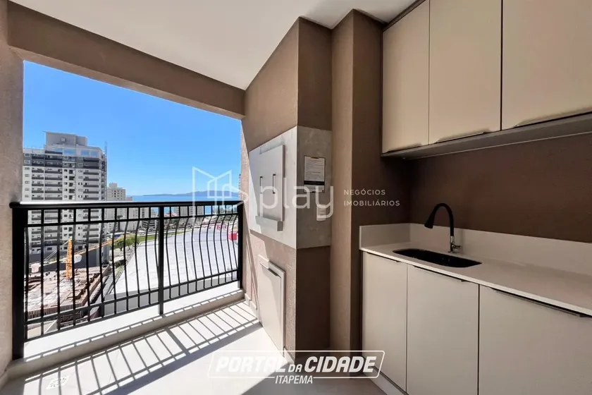 Apartamento &agrave; venda - 70m&sup2; - Meia Praia