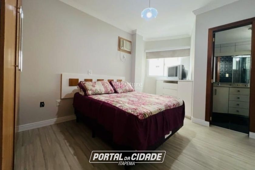 Apartamento &agrave; venda - 110m&sup2; - Meia Praia
