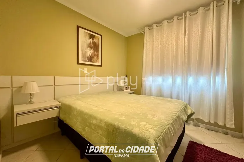 Apartamento &agrave; venda - 107m&sup2; - Meia Praia