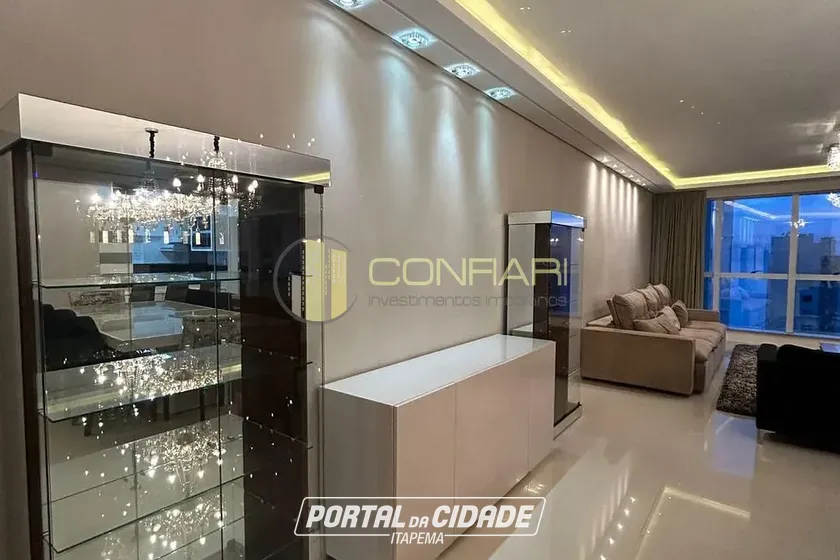 Apartamento &agrave; venda - 170m&sup2; - Meia Praia