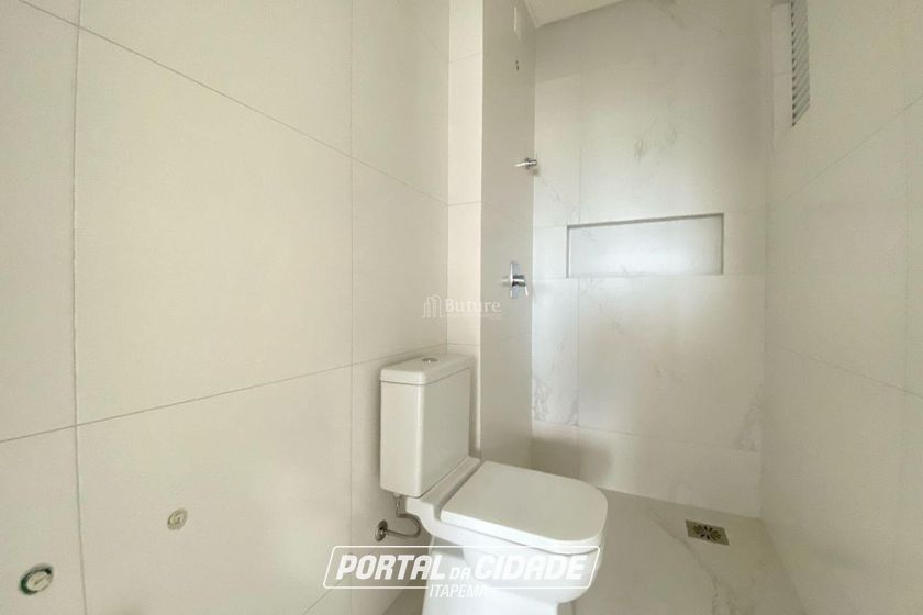 Apartamento &agrave; venda - 157m&sup2; - Meia Praia