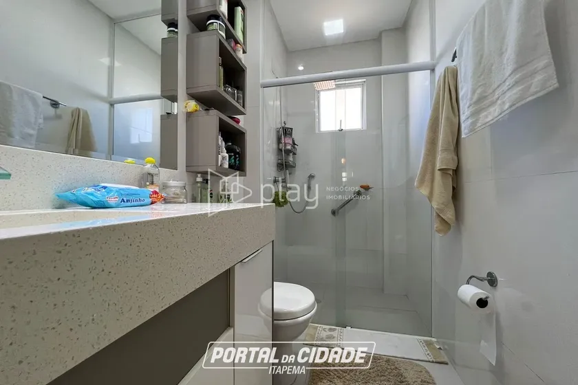 Apartamento &agrave; venda - 133m&sup2; - Meia Praia