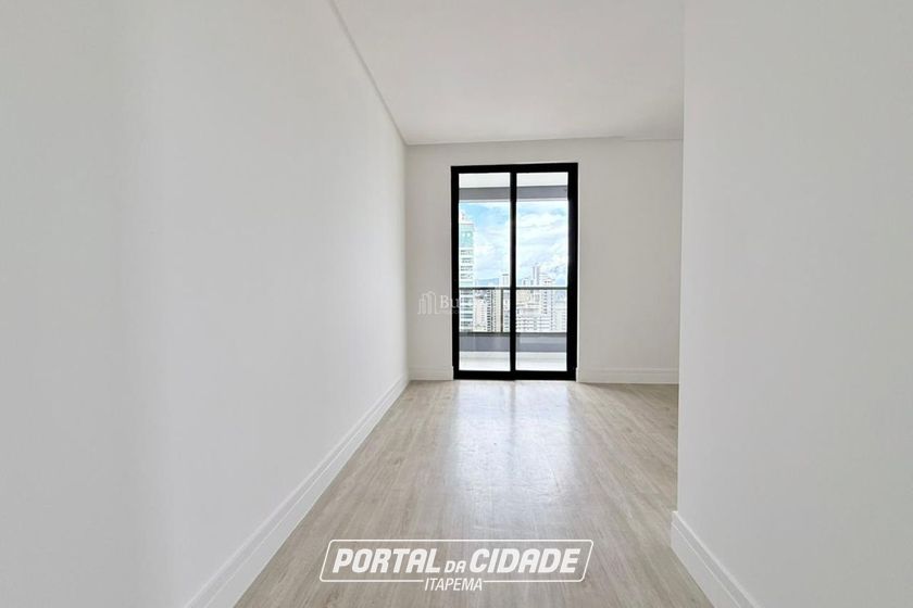Apartamento &agrave; venda - 206m&sup2; - Meia Praia