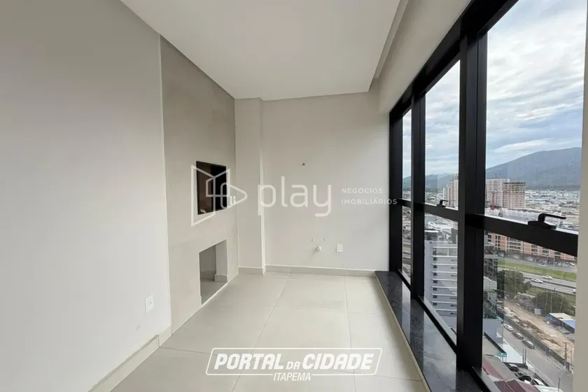 Apartamento &agrave; venda - 141m&sup2; - Meia Praia
