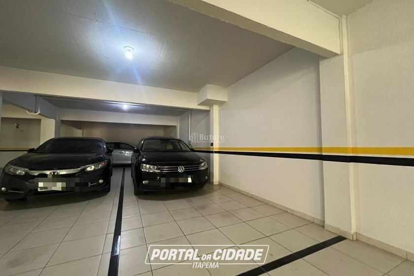 Apartamento &agrave; venda - 156m&sup2; - Meia Praia
