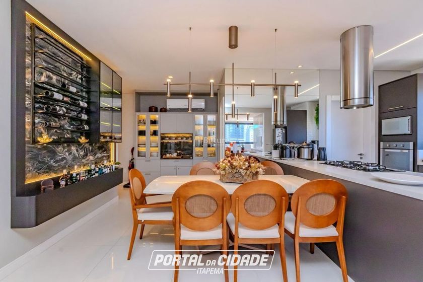 Apartamento &agrave; venda - 200m&sup2; - Meia Praia