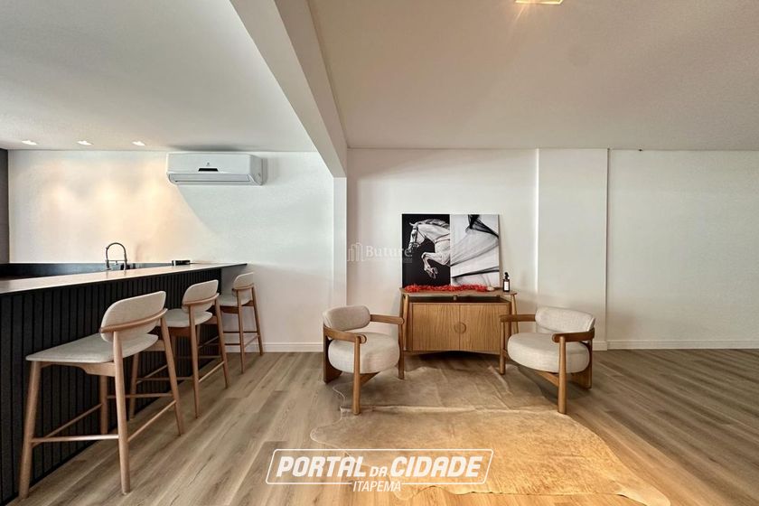 Apartamento &agrave; venda - 240m&sup2; - Meia Praia
