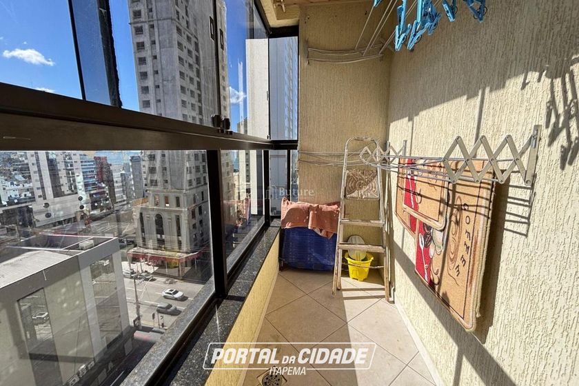 Apartamento &agrave; venda - 147m&sup2; - Meia Praia