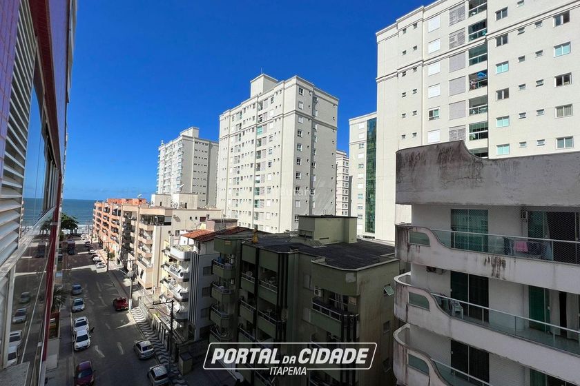 Apartamento &agrave; venda - 178m&sup2; - Meia Praia