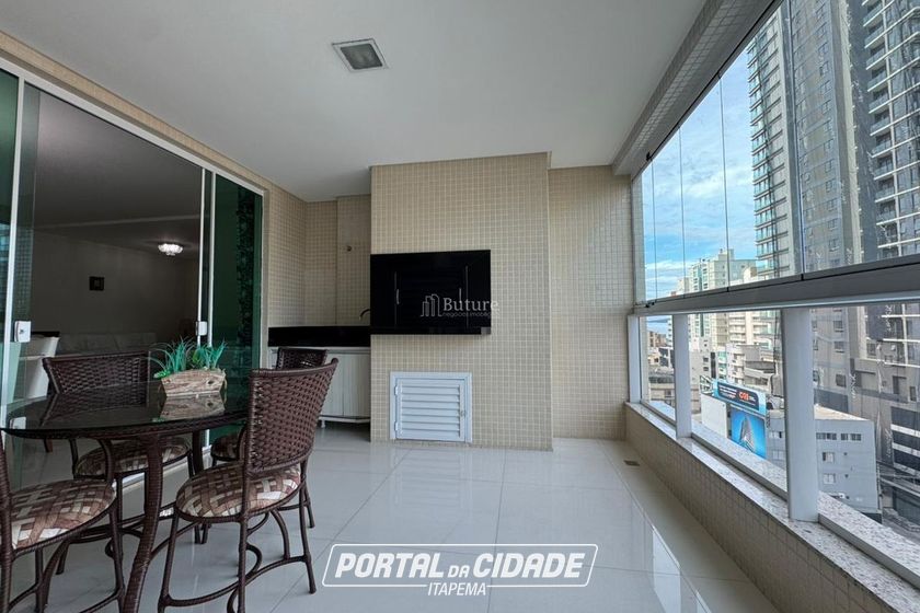 Apartamento &agrave; venda - 180m&sup2; - Meia Praia