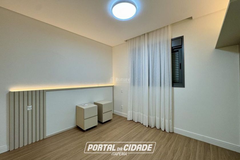 Apartamento &agrave; venda - 122m&sup2; - Centro