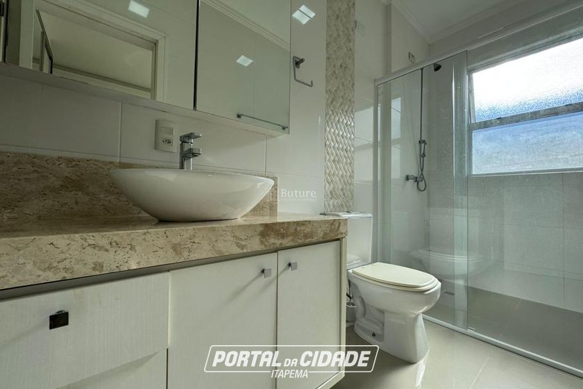 Apartamento &agrave; venda - 180m&sup2; - Meia Praia