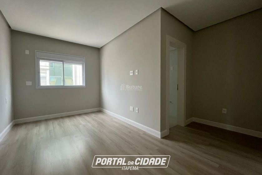 Apartamento &agrave; venda - 193m&sup2; - Meia Praia