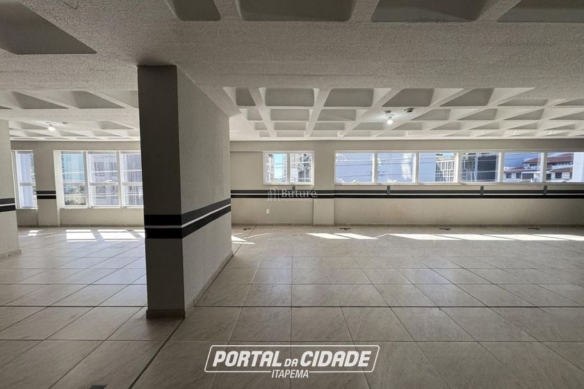 Apartamento &agrave; venda - 129m&sup2; - Meia Praia