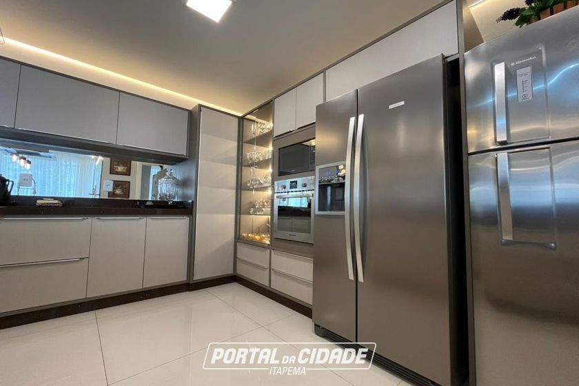 Apartamento &agrave; venda - 229m&sup2; - Meia Praia