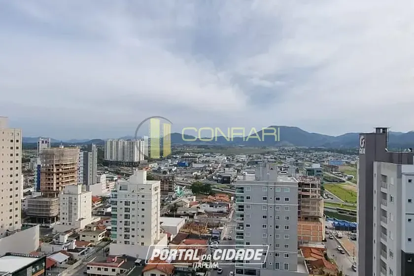 Apartamento &agrave; venda - 127m&sup2; - Meia Praia