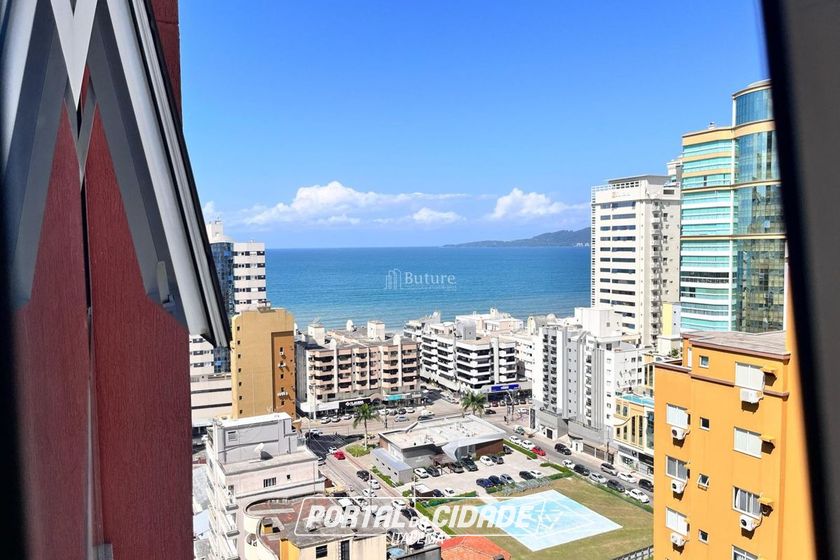 Apartamento &agrave; venda - 148m&sup2; - Meia Praia