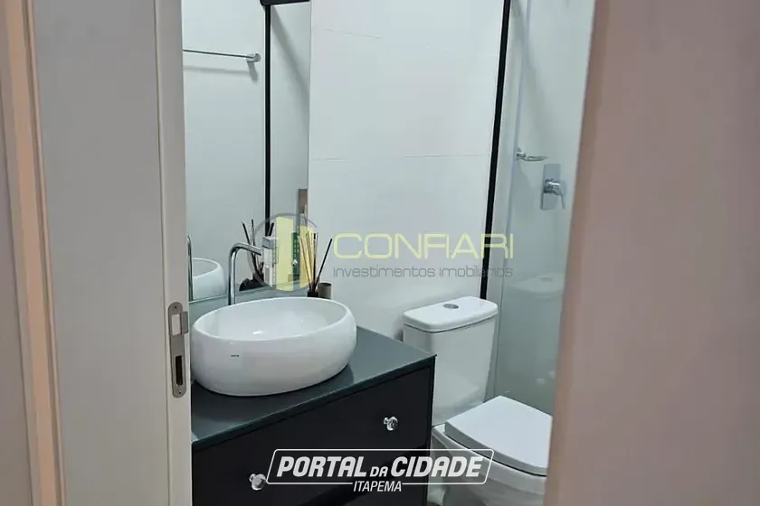 Apartamento para alugar - 127m&sup2; - Meia Praia