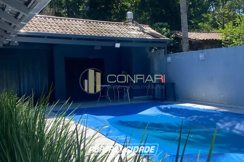 Ch&aacute;cara &agrave; venda - 130m&sup2; - Moura
