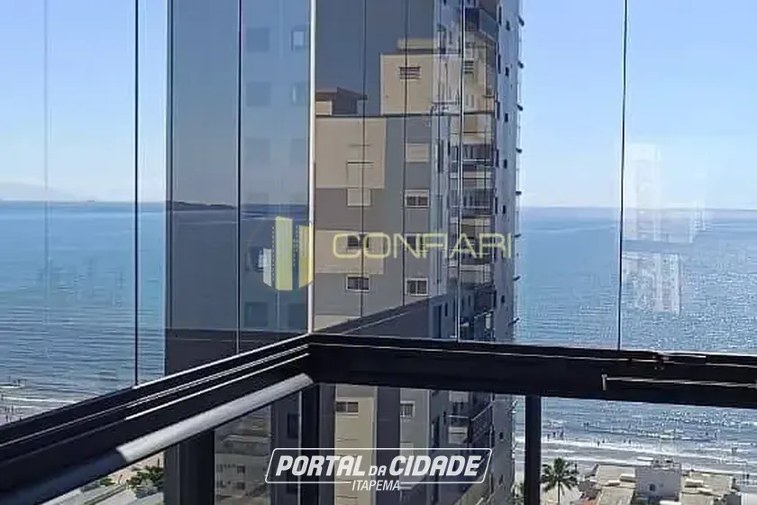 Apartamento &agrave; venda - 129m&sup2; - Meia Praia