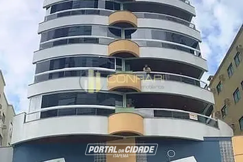 Apartamento &agrave; venda - 235m&sup2; - Meia Praia