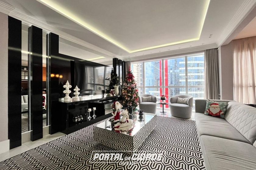 Apartamento &agrave; venda - 198m&sup2; - Meia Praia