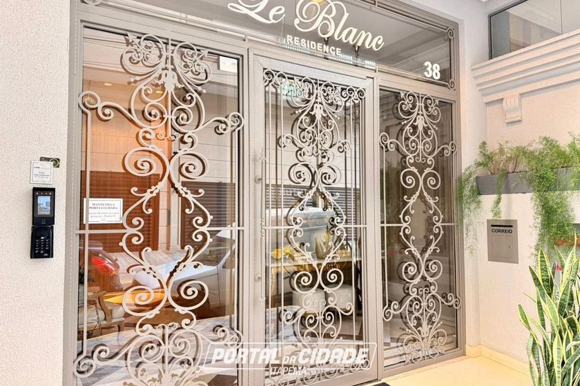 Apartamento &agrave; venda - 114m&sup2; - Meia Praia