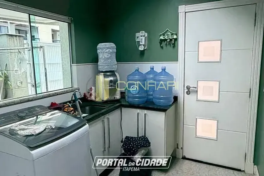 Casa para alugar - 300m&sup2; - Meia Praia