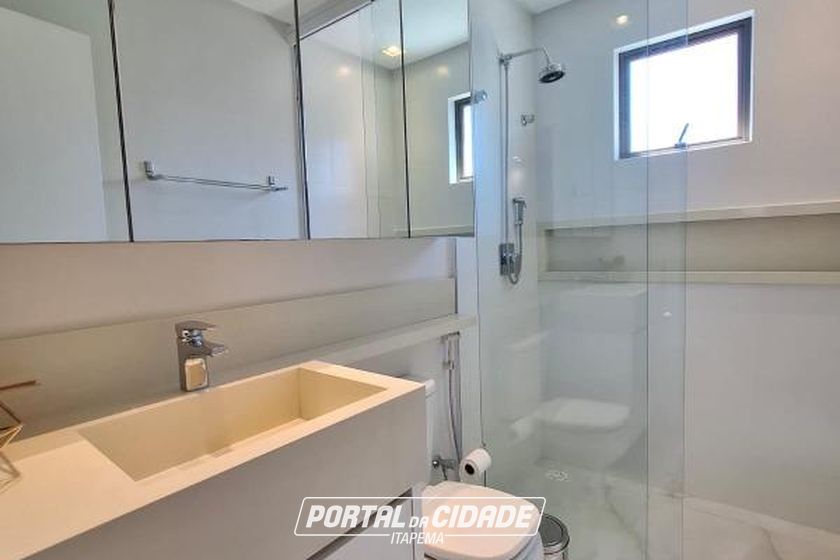 Apartamento para alugar - 145m&sup2; - Meia Praia