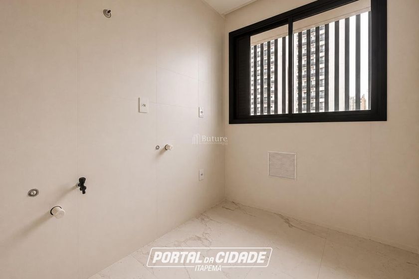 Apartamento &agrave; venda - 182m&sup2; - Meia Praia