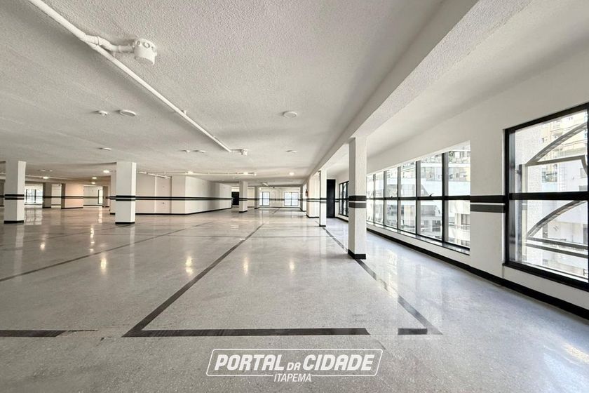 Apartamento &agrave; venda - 160m&sup2; - Meia Praia