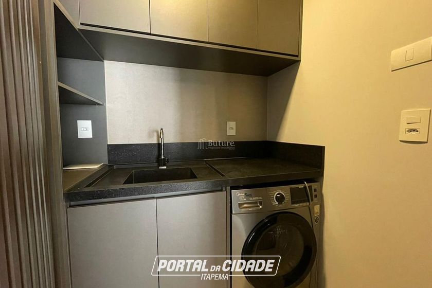 Apartamento &agrave; venda - 135m&sup2; - Meia Praia