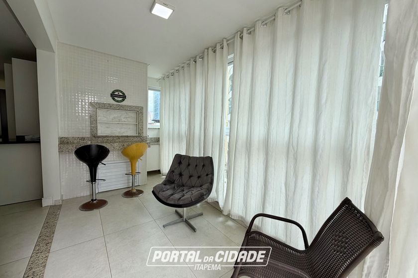 Apartamento &agrave; venda - 110m&sup2; - Meia Praia