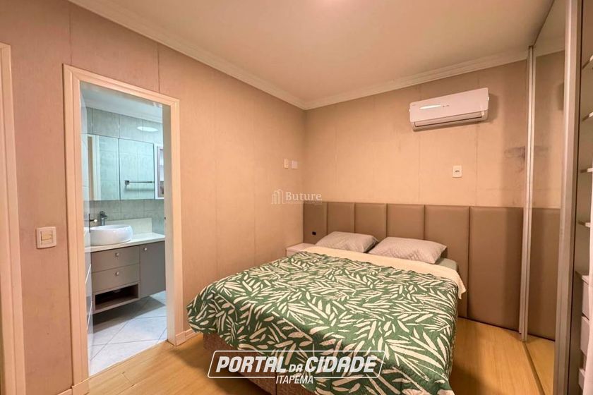 Apartamento &agrave; venda - 213m&sup2; - Meia Praia