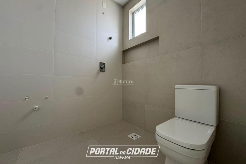 Apartamento &agrave; venda - 160m&sup2; - Meia Praia