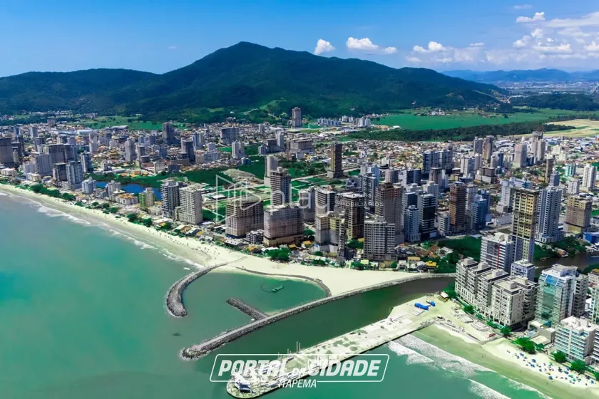Apartamento &agrave; venda - 95m&sup2; - Meia Praia
