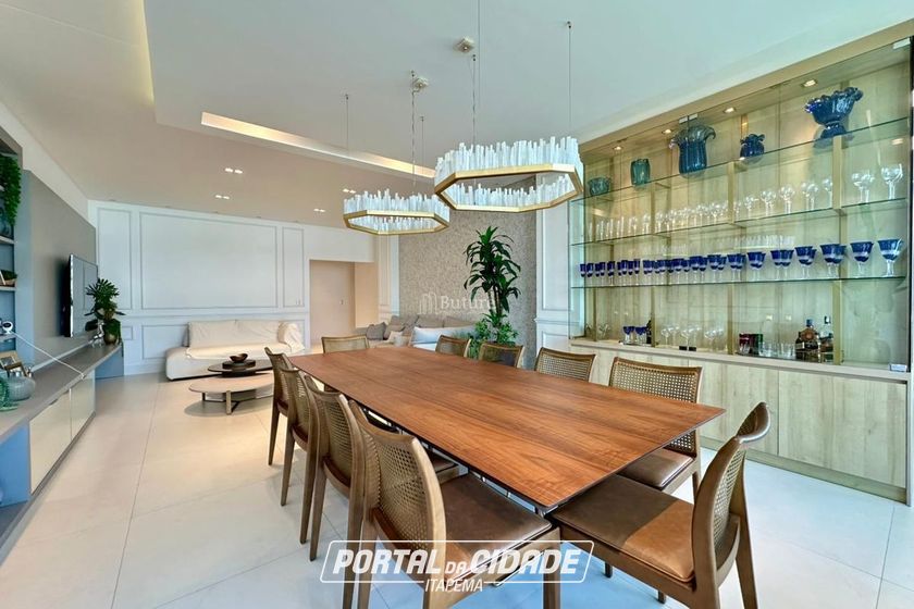 Apartamento &agrave; venda - 190m&sup2; - Meia Praia