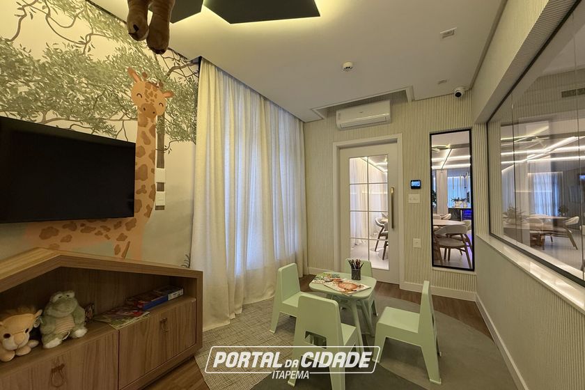 Apartamento &agrave; venda - 136m&sup2; - Meia Praia