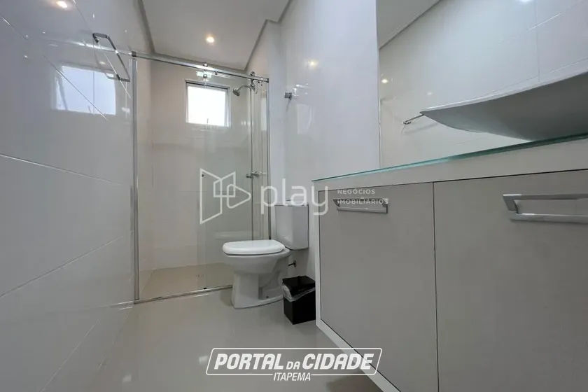 Apartamento &agrave; venda - 178m&sup2; - Meia Praia