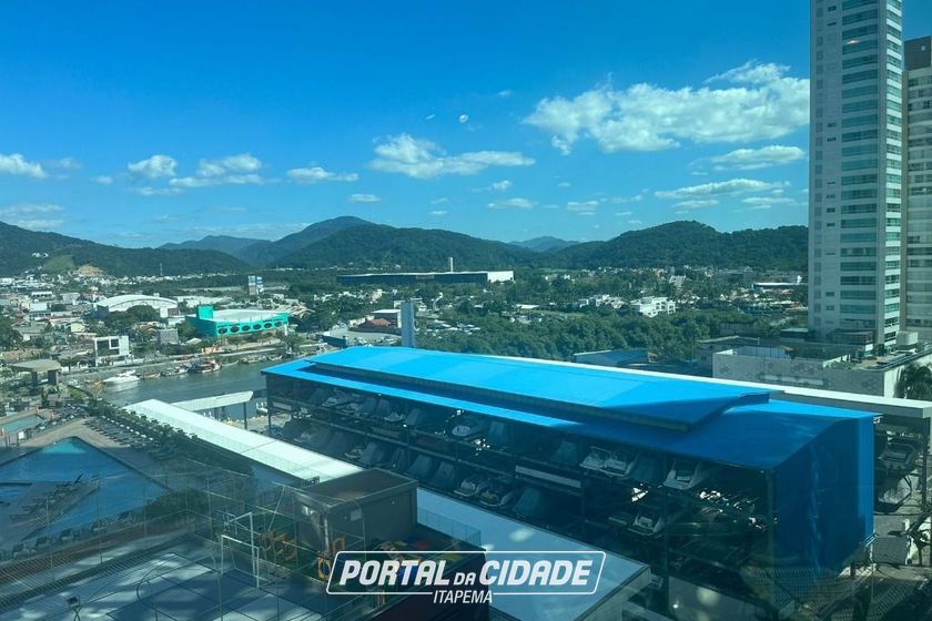 Apartamento para alugar - 125m&sup2; - Centro