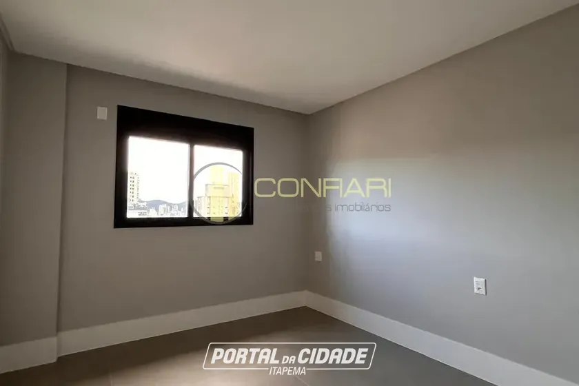 Apartamento &agrave; venda - 198m&sup2; - meia praia