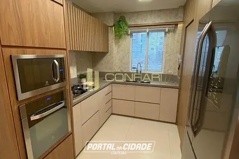 Apartamento &agrave; venda - 145m&sup2; - Meia Praia
