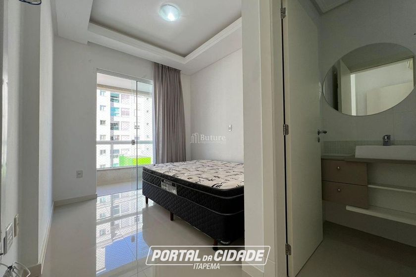 Apartamento &agrave; venda - 137m&sup2; - Meia Praia