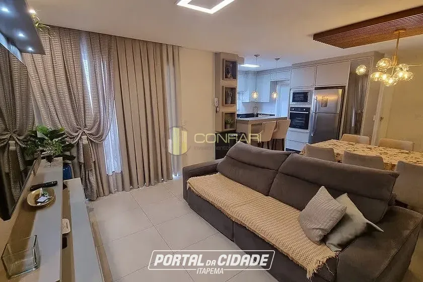 Apartamento &agrave; venda - 120m&sup2; - Meia Praia