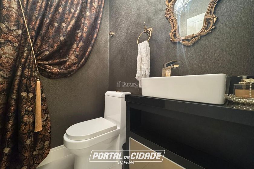Apartamento &agrave; venda - 171m&sup2; - Meia Praia