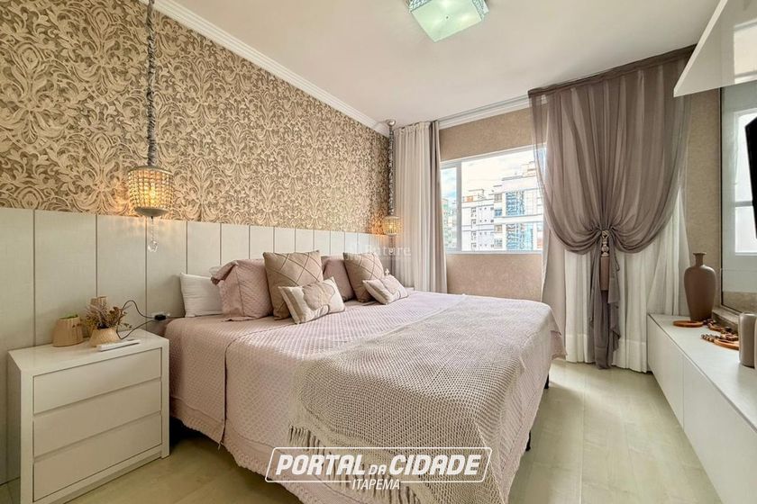 Apartamento &agrave; venda - 160m&sup2; - Meia Praia