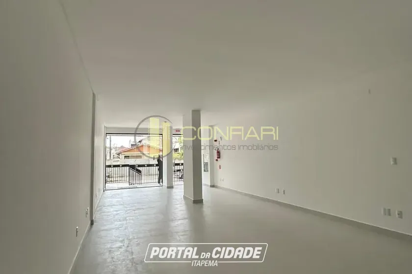 Sala Comercial para alugar - 64m&sup2; - Meia Praia