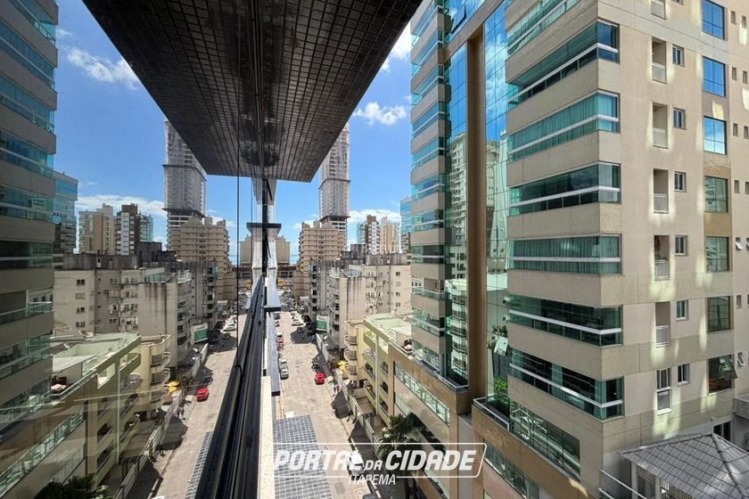 Apartamento &agrave; venda - 177m&sup2; - Meia Praia